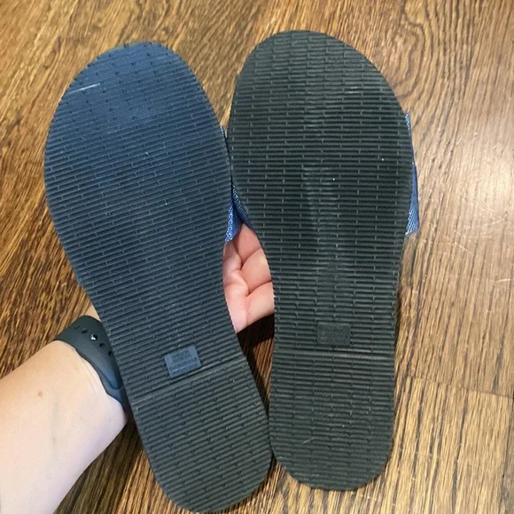 Havaianas Flip Flops - Picture 4 of 4